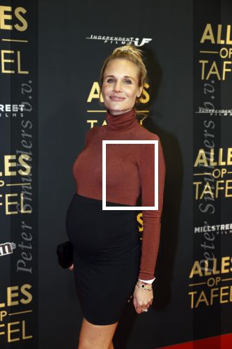 Amsterdam 1 november 2021
Premiere alles op tafel in het deLamar theater.
Kimberley Klaver zwanger met partner Michel v d Bergh