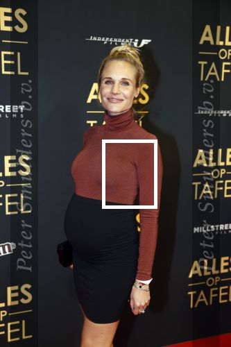 Amsterdam 1 november 2021
Premiere alles op tafel in het deLamar theater.
Kimberley Klaver zwanger met partner Michel v d Bergh