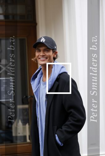 Amsterdam 27 oktober 2021
Koen Kardashian bellend op de pc hooftstraat