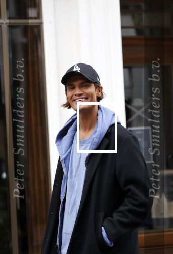 Amsterdam 27 oktober 2021
Koen Kardashian bellend op de pc hooftstraat