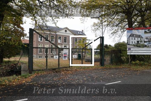 Weesp 26 oktober 2021
Dit complex staat al jaren te koop maar er gebeurt helemaal niks . Wat is het probleem?