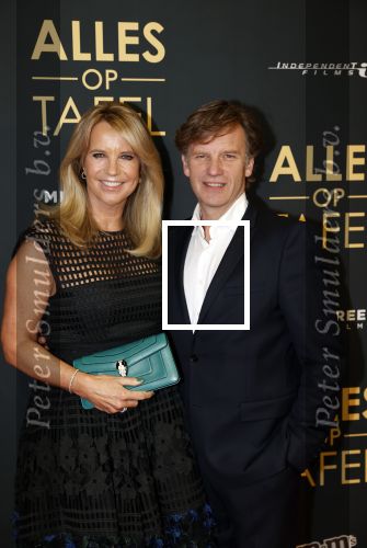 Amsterdam 1 november 2021
Premiere alles op tafel in het deLamar theater.
Linda de Mol en Peter Paul Muller