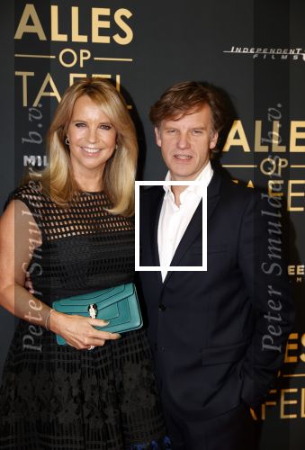 Amsterdam 1 november 2021
Premiere alles op tafel in het deLamar theater.
Linda de Mol en Peter Paul Muller