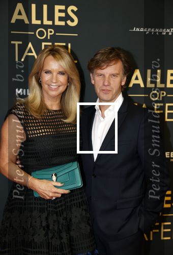 Amsterdam 1 november 2021
Premiere alles op tafel in het deLamar theater.
Linda de Mol en Peter Paul Muller