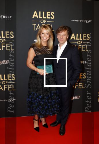Amsterdam 1 november 2021
Premiere alles op tafel in het deLamar theater.
Linda de Mol en Peter Paul Muller
