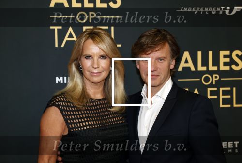 Amsterdam 1 november 2021
Premiere alles op tafel in het deLamar theater.
Linda de Mol en Peter Paul Muller