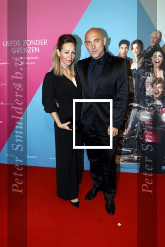 Amsterdam 11 oktober 2021
Premiere Liefde zonder grenzenin Tuschinski 
Loek Peters met partner