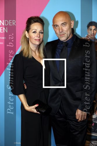 Amsterdam 11 oktober 2021
Premiere Liefde zonder grenzenin Tuschinski 
Loek Peters met partner