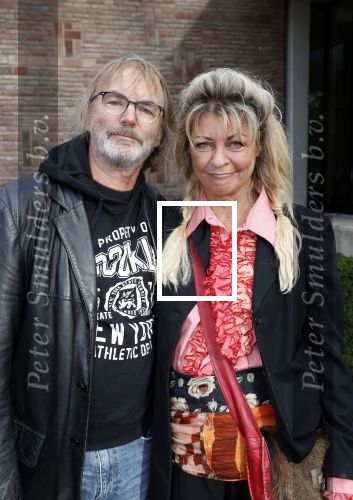 Amsterdam 5 november 2021
Slaan van Munt Herman Brood ivm 75e verjaardag. Zijn vrouw Xandra en dochters Holly Lola en Brenda  zijn natuurlijk aanwezig. Manuela Kemp met man