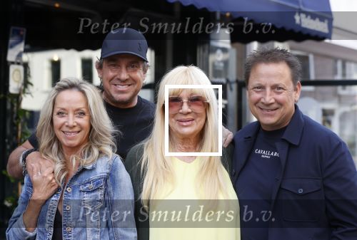 Alkmaar 7 juli 2021
Mary Borsato viert haar 76e verjaardag bij rstaurnt Pluim in Alkmaar.
Aanwezig marco Borsato met zijn vrouw Leontine , Armando Borsato met zijn vriendin en dochters . Silvana Borsato met haar dochter . Ook Senna is erbij.