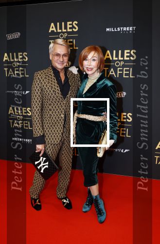 Amsterdam 1 november 2021
Premiere alles op tafel in het deLamar theater.
Marijke Helwegen