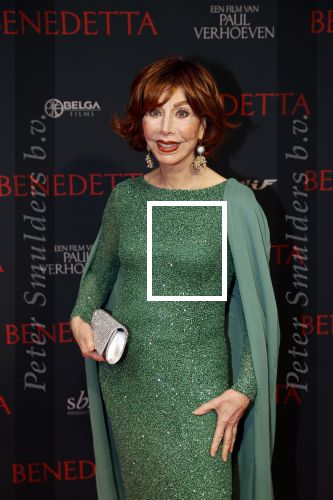 Amsterdam 12 oktober 2021
Premiere Benedetta  in Tuschinski. paul Verhoeven is de regisseur. Marijke Helwegen