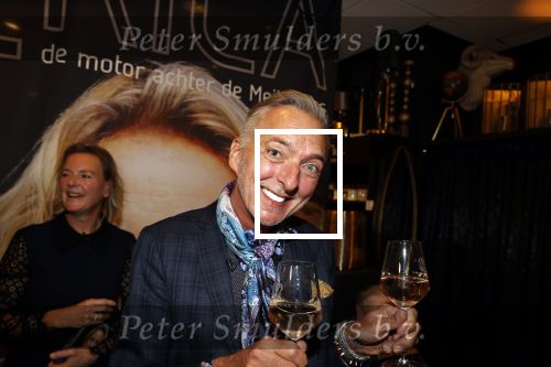 Noordwijk 28 oktober 2021
Boekrpresentatie van Erica Meiland in de winkel van Montana. Aanwezig Martien Meiland Maxime Meiland met claire en Vive. Ook Montana en haar vriend Dirk Hoogstraten zijn er natuurlijk. Erica geeft het boek dat geschreven is door Jan Dijkgraaf aan haar 92 jarige moeder.