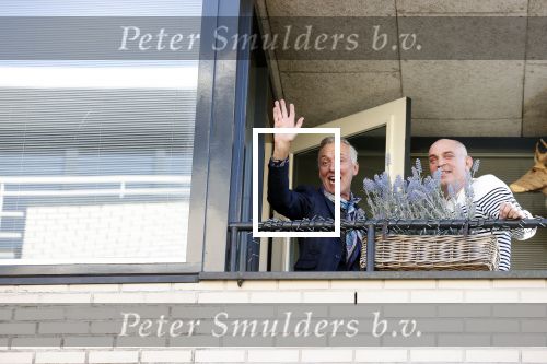 Noordwijk 28 oktober 2021
Martien meiland en Timon Moll op het balkon van het appartement van Montana Meiland