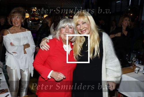 Amsterdam 1 november 2021
Lunch en uitreiking stong woman award in apollo hotel. Mary Borsato en Willeke Alberti