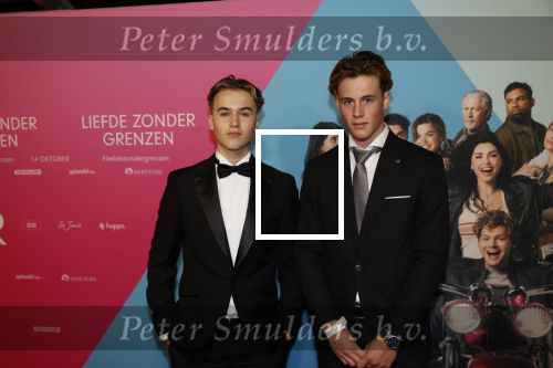 Amsterdam 11 oktober 2021
Premiere Liefde zonder grenzenin Tuschinski 
Max Mies links met broer