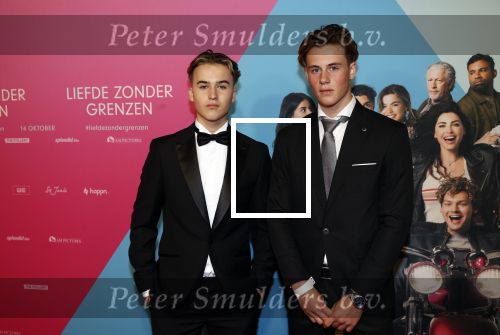 Amsterdam 11 oktober 2021
Premiere Liefde zonder grenzenin Tuschinski 
Max Mies links met broer