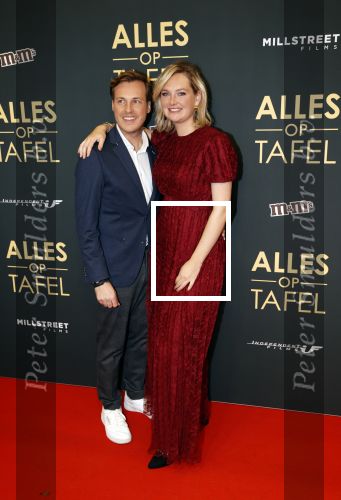 Amsterdam 1 november 2021
Premiere alles op tafel in het deLamar theater.
Familie Meiland Martien Meiland Erica meiland Maxime Meiland met partner Leroy en Montana Meiland met partner Dirk