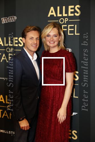 Amsterdam 1 november 2021
Premiere alles op tafel in het deLamar theater.
Familie Meiland Martien Meiland Erica meiland Maxime Meiland met partner Leroy en Montana Meiland met partner Dirk