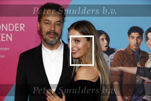 Amsterdam 11 oktober 2021
Premiere Liefde zonder grenzenin Tuschinski 
Melissa Drost met partner