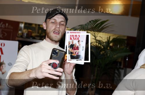 Hilversum 20 oktober 2021
Boek presentatie Irma Knol met haar zoons Milan Knol Enzo Knol en Sjen Knol