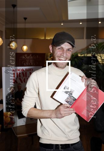 Hilversum 20 oktober 2021
Boek presentatie Irma Knol met haar zoons Milan Knol Enzo Knol en Sjen Knol