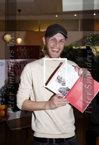 Hilversum 20 oktober 2021
Boek presentatie Irma Knol met haar zoons Milan Knol Enzo Knol en Sjen Knol