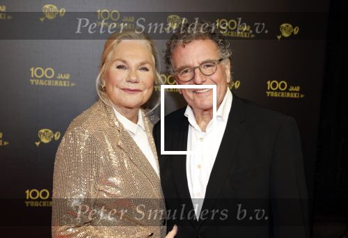 Amsterdam 28 oktober 2021
Feest ivm 100 jarig bestaan van Tuschinski.
Monique v d Ven kwam met haar man Edwin de Vries