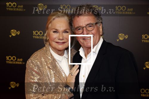 Amsterdam 28 oktober 2021
Feest ivm 100 jarig bestaan van Tuschinski.
Monique v d Ven kwam met haar man Edwin de Vries