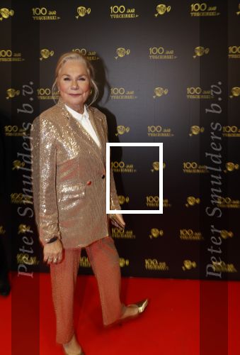 Amsterdam 28 oktober 2021
Feest ivm 100 jarig bestaan van Tuschinski.
Monique v d Ven kwam met haar man Edwin de Vries
