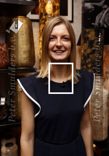 Noordwijk 28 oktober 2021
Boekrpresentatie van Erica Meiland in de winkel van Montana. Aanwezig Martien Meiland Maxime Meiland met claire en Vive. Ook Montana en haar vriend Dirk Hoogstraten zijn er natuurlijk. Erica geeft het boek dat geschreven is door Jan Dijkgraaf aan haar 92 jarige moeder. Montana en Dirk