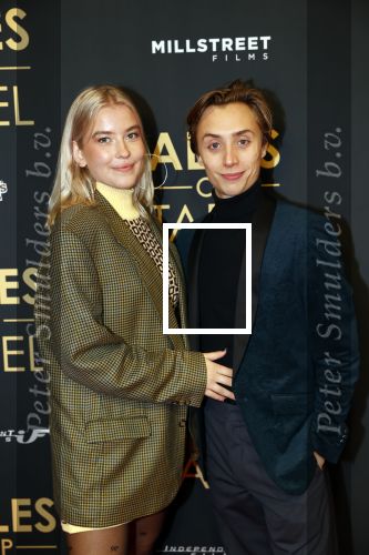 Amsterdam 1 november 2021
Premiere alles op tafel in het deLamar theater.
Nils Verkooijen
