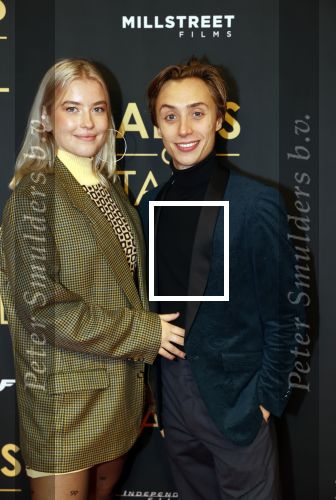 Amsterdam 1 november 2021
Premiere alles op tafel in het deLamar theater.
Nils Verkooijen