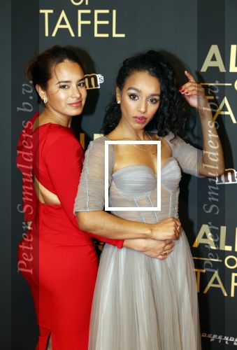 Amsterdam 1 november 2021
Premiere alles op tafel in het deLamar theater.
Noura El Koussour en ....