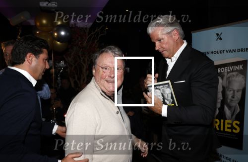 Amsterdam 15 november 2021
Boekpresentatie van Dries Roelvink bij restaurant La Brochette. Oger Lusink en zijn zoon Sander Lusink