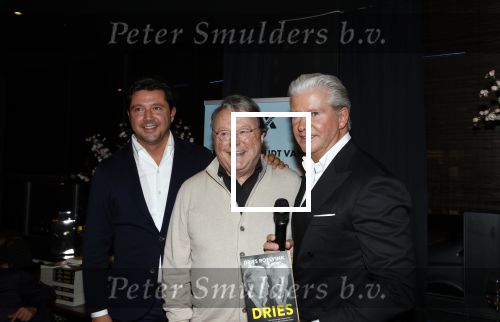 Amsterdam 15 november 2021
Boekpresentatie van Dries Roelvink bij restaurant La Brochette. Oger Lusink en zijn zoon Sander Lusink
