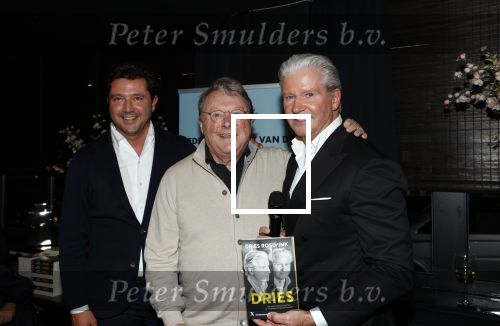 Amsterdam 15 november 2021
Boekpresentatie van Dries Roelvink bij restaurant La Brochette. Oger Lusink en zijn zoon Sander Lusink