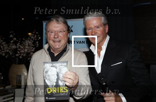 Amsterdam 15 november 2021
Boekpresentatie van Dries Roelvink bij restaurant La Brochette. Oger Lusink en zijn zoon Sander Lusink