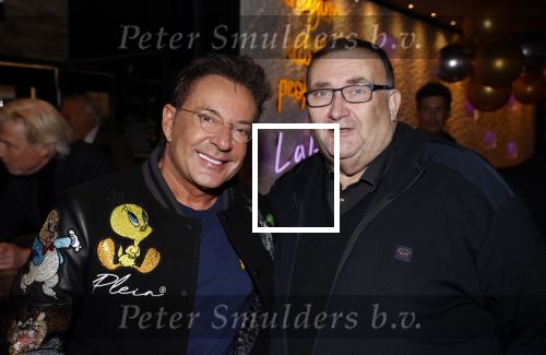 Amsterdam 15 november 2021
Boekpresentatie van Dries Roelvink bij restaurant La Brochette. Peter Hoksbergen en Gerard Joling