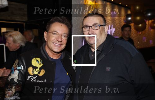Amsterdam 15 november 2021
Boekpresentatie van Dries Roelvink bij restaurant La Brochette. Peter Hoksbergen en Gerard Joling