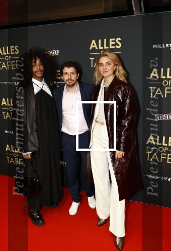 Amsterdam 1 november 2021
Premiere alles op tafel in het deLamar theater.
