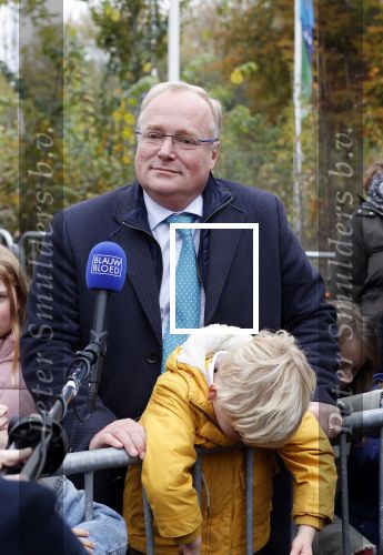 Alphen aan de Rijn 10 november 2021
Prinses Irene opent de Nationale Boomfeestdag. Samen met haar zoon prins Carlos, haar dochter prinses Margarita, schoondochter Viktoria en kleinkinderen plantte ze een Levensboom (een populier) in haar eigen Prinses IreneBos. Sterre Koning trad op .