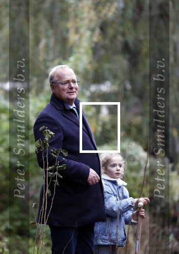 Alphen aan de Rijn 10 november 2021
Prinses Irene opent de Nationale Boomfeestdag. Samen met haar zoon prins Carlos, haar dochter prinses Margarita, schoondochter Viktoria en kleinkinderen plantte ze een Levensboom (een populier) in haar eigen Prinses IreneBos. Sterre Koning trad op .