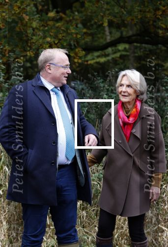 Alphen aan de Rijn 10 november 2021
Prinses Irene opent de Nationale Boomfeestdag. Samen met haar zoon prins Carlos, haar dochter prinses Margarita, schoondochter Viktoria en kleinkinderen plantte ze een Levensboom (een populier) in haar eigen Prinses IreneBos. Sterre Koning trad op .