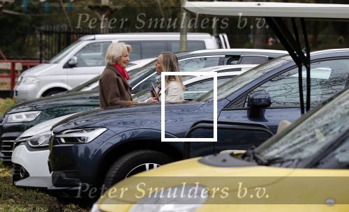 Alphen aan de Rijn 10 november 2021
Prinses Irene opent de Nationale Boomfeestdag. Samen met haar zoon prins Carlos, haar dochter prinses Margarita, schoondochter Viktoria en kleinkinderen plantte ze een Levensboom (een populier) in haar eigen Prinses IreneBos. Sterre Koning trad op .