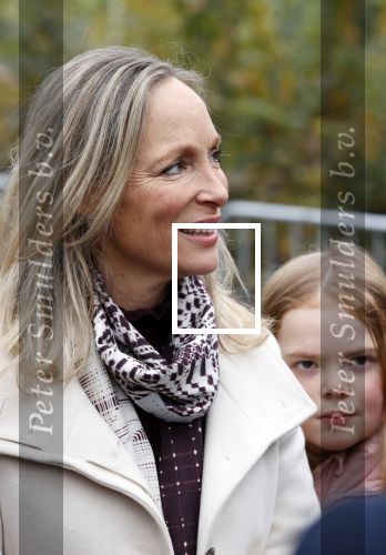 Alphen aan de Rijn 10 november 2021
Prinses Irene opent de Nationale Boomfeestdag. Samen met haar zoon prins Carlos, haar dochter prinses Margarita, schoondochter Viktoria en kleinkinderen plantte ze een Levensboom (een populier) in haar eigen Prinses IreneBos. Sterre Koning trad op .