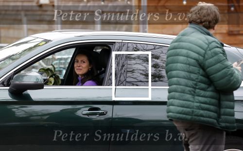 Alphen aan de Rijn 10 november 2021
Prinses Irene opent de Nationale Boomfeestdag. Samen met haar zoon prins Carlos, haar dochter prinses Margarita, schoondochter Viktoria en kleinkinderen plantte ze een Levensboom (een populier) in haar eigen Prinses IreneBos. Sterre Koning trad op .
