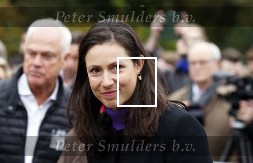 Alphen aan de Rijn 10 november 2021
Prinses Irene opent de Nationale Boomfeestdag. Samen met haar zoon prins Carlos, haar dochter prinses Margarita, schoondochter Viktoria en kleinkinderen plantte ze een Levensboom (een populier) in haar eigen Prinses IreneBos. Sterre Koning trad op .