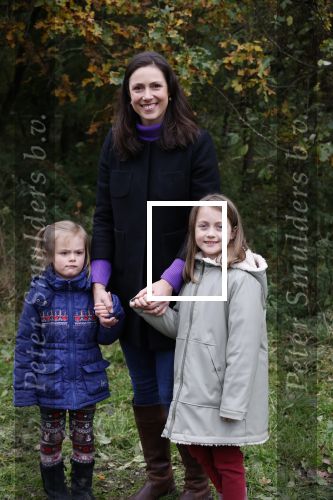 Alphen aan de Rijn 10 november 2021
Prinses Irene opent de Nationale Boomfeestdag. Samen met haar zoon prins Carlos, haar dochter prinses Margarita, schoondochter Viktoria en kleinkinderen plantte ze een Levensboom (een populier) in haar eigen Prinses IreneBos. Sterre Koning trad op .