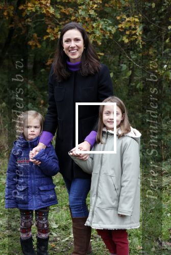 Alphen aan de Rijn 10 november 2021
Prinses Irene opent de Nationale Boomfeestdag. Samen met haar zoon prins Carlos, haar dochter prinses Margarita, schoondochter Viktoria en kleinkinderen plantte ze een Levensboom (een populier) in haar eigen Prinses IreneBos. Sterre Koning trad op .